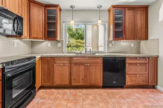 Photo #2: 260016981 Listing