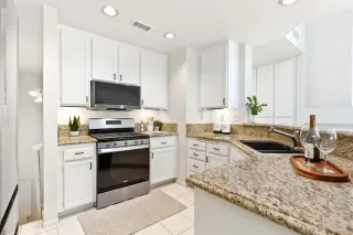 Photo #5: 260016989 Listing