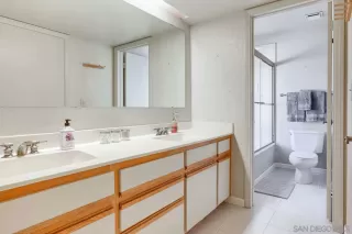 Photo #4: 260017005 Listing