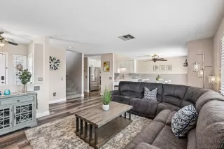 Photo #4: 260017007 Listing