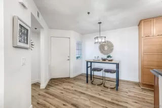Photo #3: 260017037 Listing