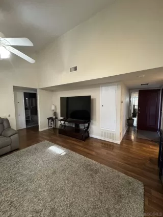 Photo #5: 260017130 Listing