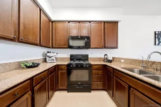 Photo #3: 260017179 Listing