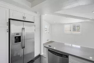 Photo #2: 260017230 Listing