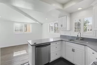 Photo #3: 260017230 Listing
