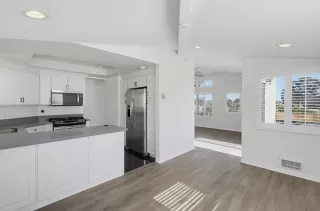 Photo #5: 260017230 Listing