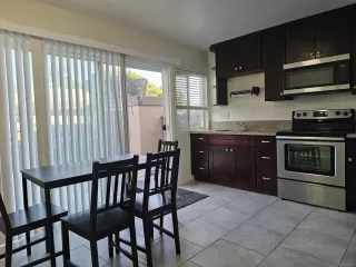 Photo #1: 260017232 Listing