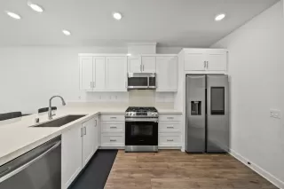 Photo #1: 260017245 Listing