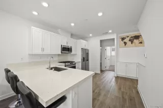 Photo #2: 260017245 Listing