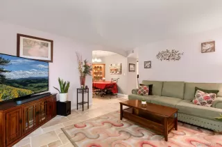 Photo #1: 260017246 Listing