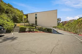 Photo #4: 260017248 Listing