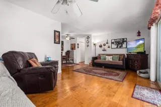 Photo #3: 260017275 Listing