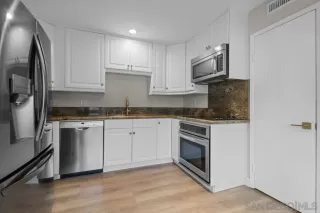 Photo #3: 260017290 Listing