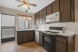 Photo #3: 260017302 Listing