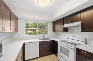 Photo #1: 260017304 Listing 