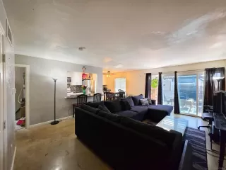 Photo #5: 260017347 Listing