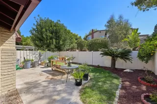 Photo #5: 260017356 Listing