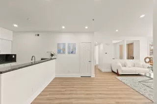 Photo #5: 260017373 Listing