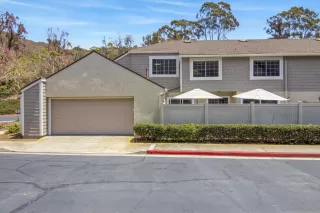 Photo #1: 260017387 Listing
