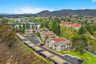 Photo #3: 260017401 Listing