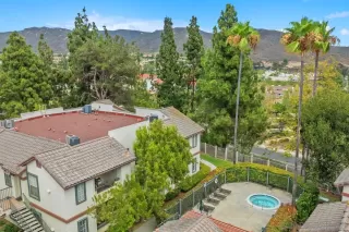Photo #5: 260017401 Listing