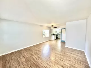 Photo #1: 260017402 Listing