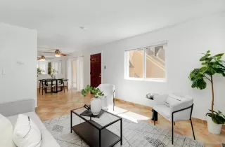Photo #3: 260017404 Listing