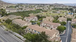 Photo #3: 260017454 Listing