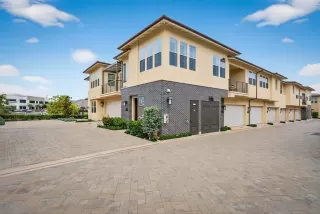 Photo #2: 260017457 Listing