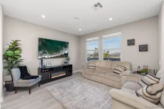 Photo #2: 260017486 Listing