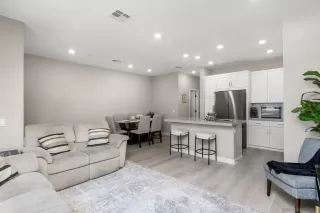 Photo #3: 260017486 Listing