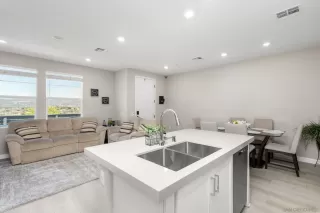 Photo #5: 260017486 Listing