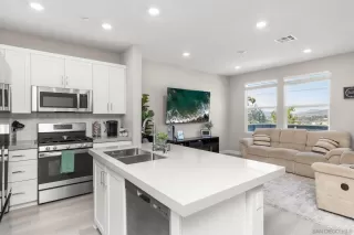 Photo #6: 260017486 Listing