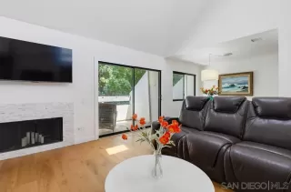 Photo #3: 260017496 Listing