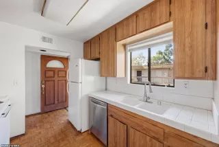Photo #1: 260017510 Listing
