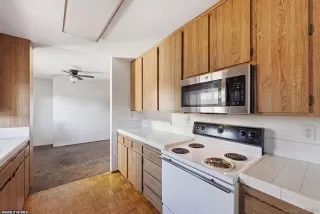 Photo #3: 260017510 Listing