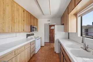 Photo #4: 260017510 Listing