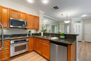 Photo #5: 260017516 Listing