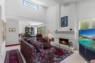 Photo #3: 260017528 Listing