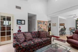 Photo #5: 260017528 Listing