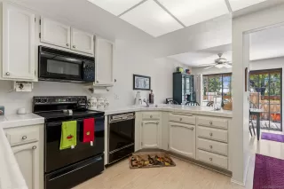 Photo #6: 260017528 Listing