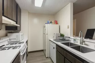 Photo #5: 260017535 Listing