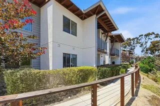 Photo #3: 260017542 Listing