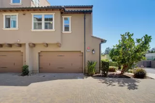 Photo #1: 260017552 Listing