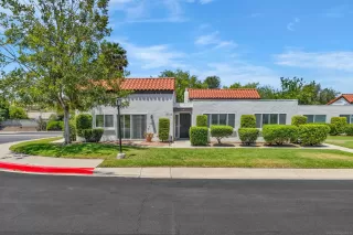 Photo #1: 260017561 Listing