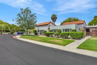 Photo #2: 260017561 Listing