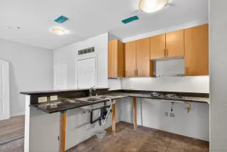 Photo #4: 260017571 Listing