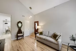 Photo #1: 260017586 Listing