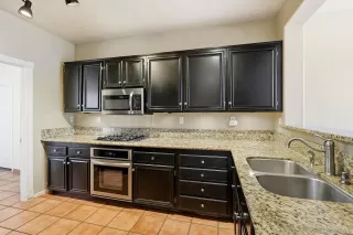Photo #4: 260017615 Listing