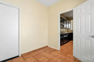 Photo #6: 260017615 Listing